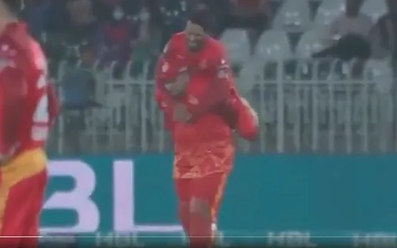 Watch : Hasan Ali catastrophic fall after trying to jump over Azam Khan in PSL clash