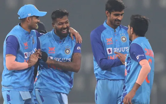 'Thori der ke liye wahan..'- Twitter breathes a sigh of relief as India gets a tense T20I win against New Zealand in 2nd match