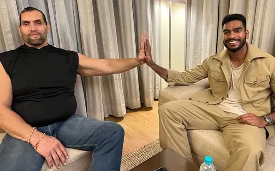 ‘Bhai sambhal ke, firse injured mat hojana’- Fans react as Venkatesh Iyer shares picture with Indian wrestler Great Khali