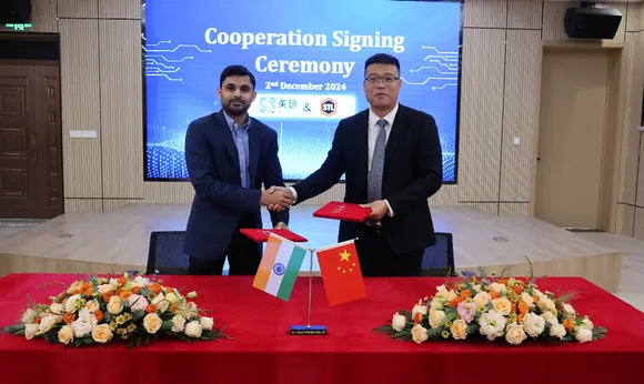 (LtoR) - Anish Agarwal & Xiaohu Huang.JPG
