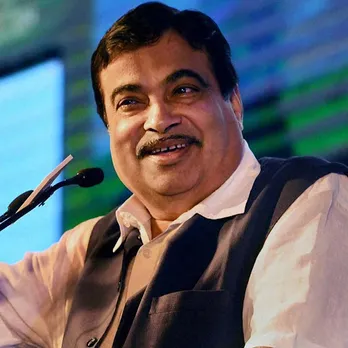 Nitin Gadkari Distributed PPE Kits Made by Indian MSMEs to Medical Staff
