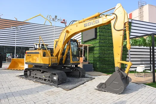 SDLG India Showcases E6135Fi Hydraulic Excavator and L933H Wheel Loader at Bauma 2023