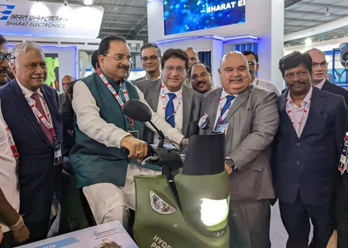Defence MoS Ajay Bhatt Experienced And Appreciated BEL's Technologies and Triton EV's Hydrogen Powered All-Terrain Bike