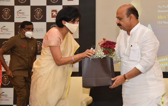 Karnataka CM and FICCI FLO Bangalore facilitates Amisha Jain of ZIVAME