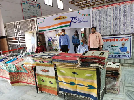 KVIC Sets UP Khadi Exhibition cum Sale stalls at 75 Railway Stations to Celebrate 75 Years of Independence