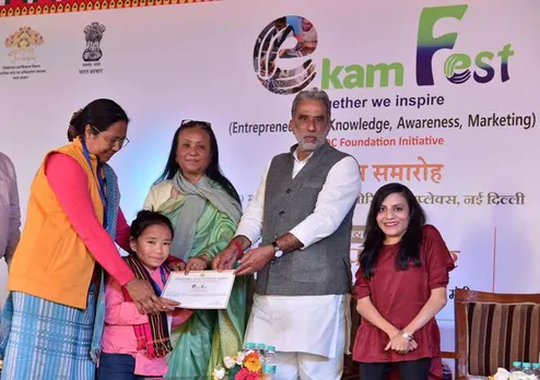 Krishan Pal Gurjar Presents Awards To Handicapped Artisans And Entrepreneurs On The Closing Ceremony Of Ekam Fest