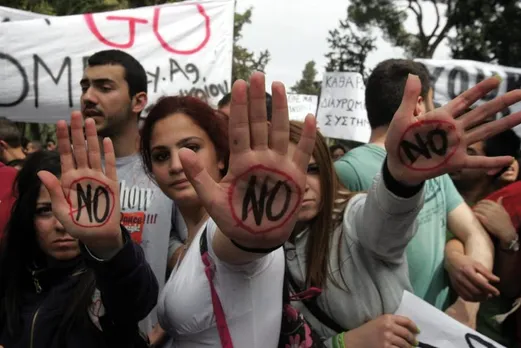 Bank Employees Protest Against New Policies