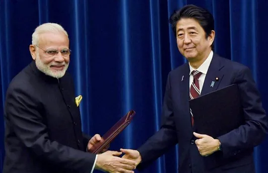 Narendra Modi- Shinzo Abe Met at India-ASEAN Summit