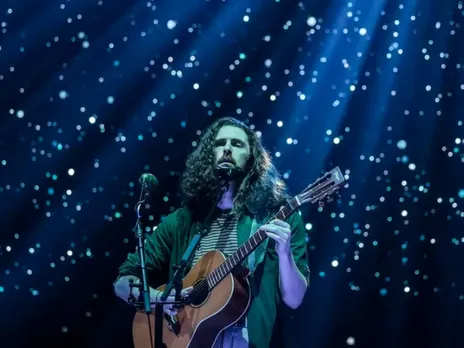 Hozier ignites a new kind of love in me and I want to experience it atleast once!