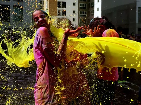 Your guide on what to wear for your building-wali Holi party!