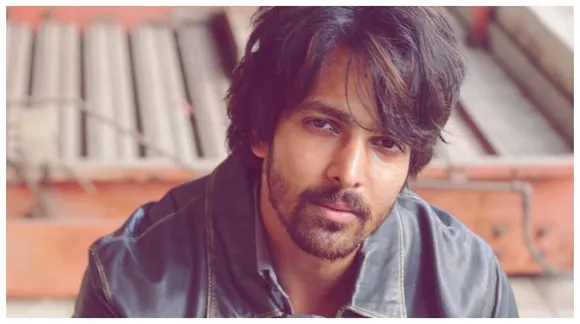 Harshvardhan Rane bonds with the cast of Bejoy Nambiar’s Taish in UK