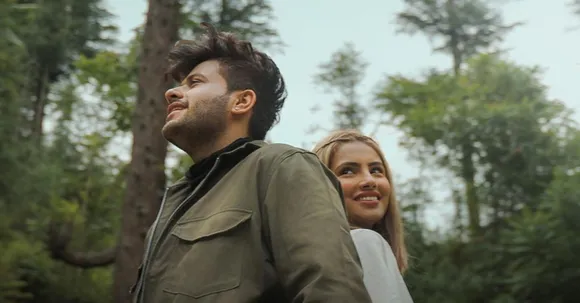 'Bas Tu Dikhti Hai' by Aditya Kumar is the new jam of the season