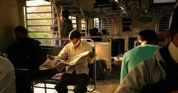 These local train Reels are a love letter to Mumbai that we concur