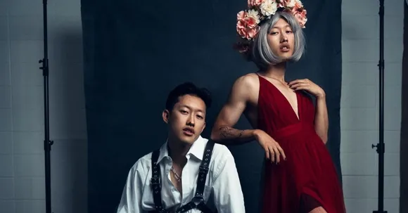 David Suh is sharing his posing ideas and helping us slay on Instagram