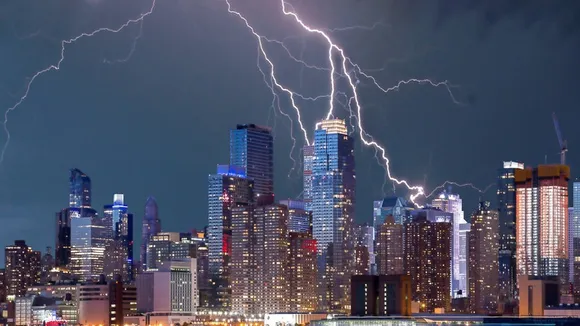 Twitter buzzing with thunderstorm chatter following Mother Nature's wrath