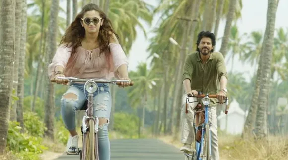 The Bollywood saga, Dear Zindagi embraces social media like no other