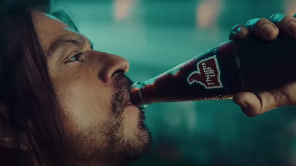 Thums Up features SRK in a high-octane action avatar for all new Toofan campaign