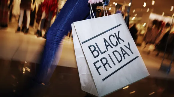[Infographic]  Black Friday & Cyber Monday storm over social media