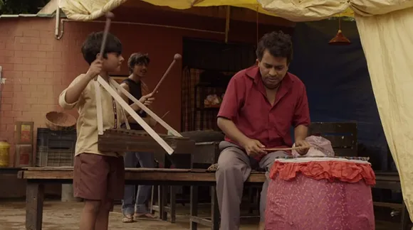 CenturyPly Heroes captures the unbeatable spirit of carpenters - true heroes of Pujo
