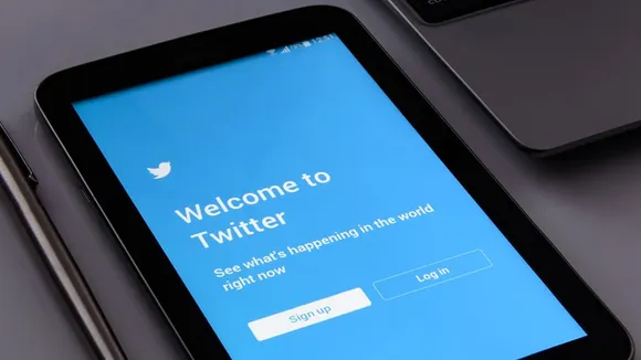 Twitter tests redesign of desktop web interface