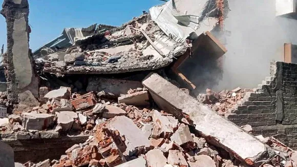 Gujarat Banaskantha Blast Updates Palanpur Police arrest firecracker godown owner near Deesa casualties rescue