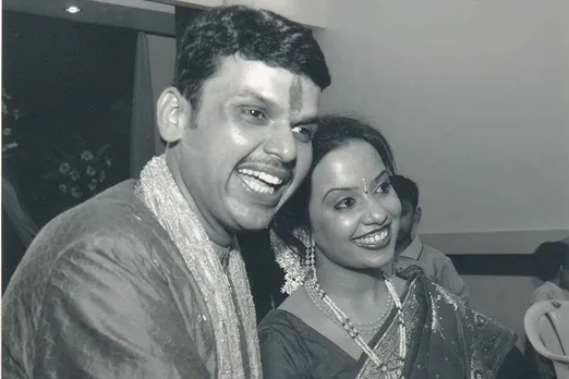 2005 में देवेंद्र फडणवीस की शादी अमृता से हुई।