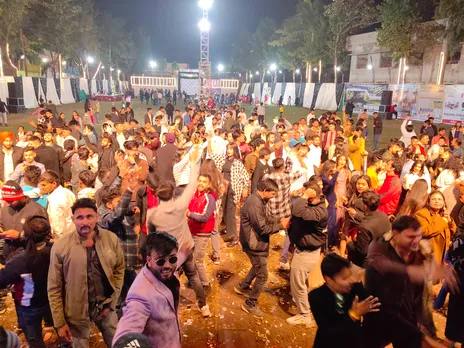 स्वयंवर गार्डन में नए साल का स्वागत हुआ।