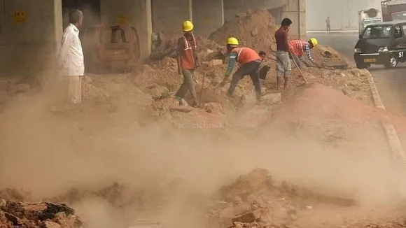 धूल उड़ाने वालों को मिली बड़ी सजा, दिल्ली-हरियाणा-राजस्थान-यूपी ने एक महीने  में वसूले 76 लाख | Pollution in delhi ncr work halted at 27 places 76 lakh  fine for dust norm violations
