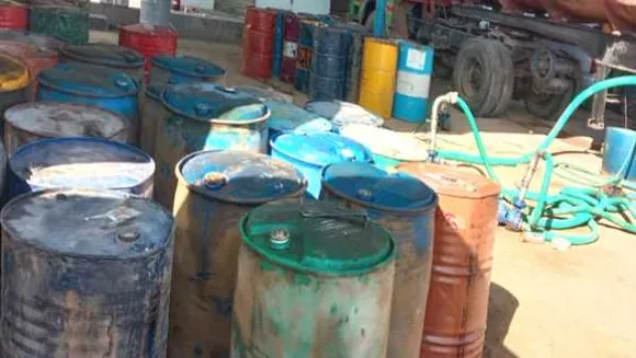 कार्रवाई: उज्जैन में 4 लाख कीमत का 6 हजार लीटर नकली डीजल जब्त, दो दुकानें सील
