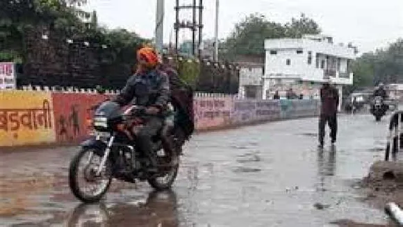  Weather: एमपी में बारिश ने बढ़ाई ठिठुरन, इंदौर-रतलाम में रातभर बूंदाबांदी