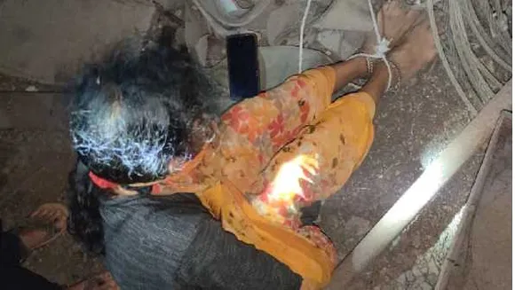 मानवता शर्मसार: पोहा फैक्ट्री में हाथ- पैर बंधी हुई मिली महिला, मालिक से था विवाद