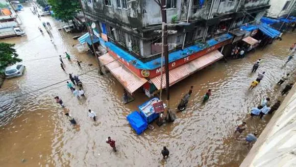 बाढ़ का कहर:  महाराष्ट्र, बिहार, कर्नाटक और गोवा के कई जिले पानी में डूबे, 136 की मौत