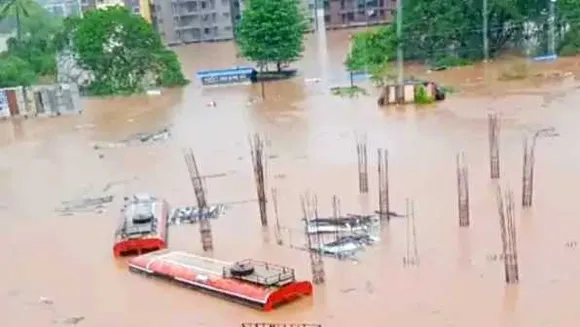 महाराष्ट्र में बारिश: लैंडस्लाइड, बिल्डिंग गिरने से 49 की मौत, चिपलुण में 15 फीट पानी

