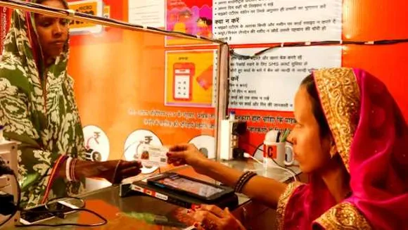 समझना जरूरी है: ग्रामीण महिलाओं को मिलेगी बैंक खाते से 5 हजार ओवरड्राफ्ट की सुविधा