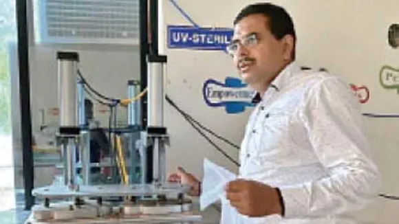 गर्व की बात: भोपाल के साइंटिस्ट ने बनाया देश का पहला प्लास्टिक फ्री सैनिटरी नैपकिन