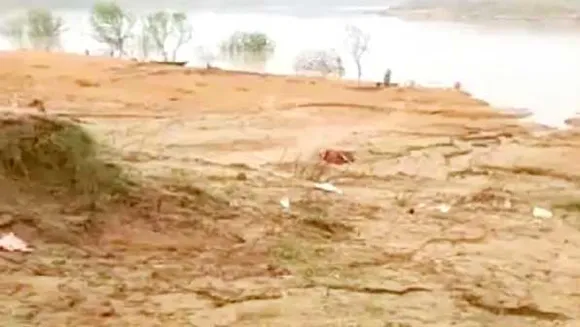 बाढ़ की रेत पर बवाल: सिंध में बहकर आई रेत के लिए संघर्ष; 1 की मौत, 16 पर FIR