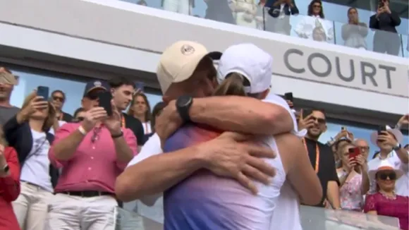 WATCH: Iga Swiatek hugs her father after achieving three-peat victory in French Open 2024
