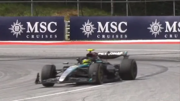 WATCH: Lewis Hamilton's disastrous move to overtake Carlos Sainz in Austrian Grand Prix
