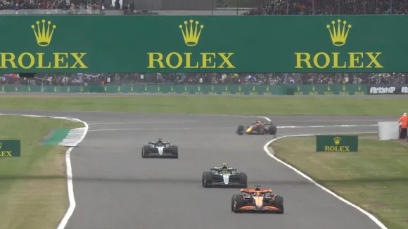 WATCH: Lando Norris' 1000 IQ move to overtake Hamilton and Verstappen to lead British Grand Prix