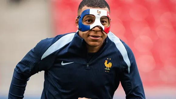 'Ninja turtle is here' - Fans react to Kylian Mbappe's new face mask after nose injury