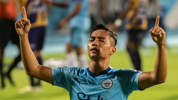 Indian Football Awards: Lallianzuala Chhangte was named the AIFF Best Men’s Player of the Year -sportzpoint.com