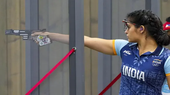 Manu Bhaker shatters world record by topping women’s 25m pistol qualification