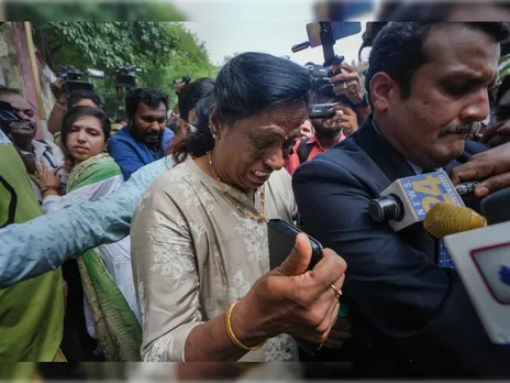 Wrestlers' Protest: IOA president PT Usha meets protesting wrestlers at Jantar Mantar