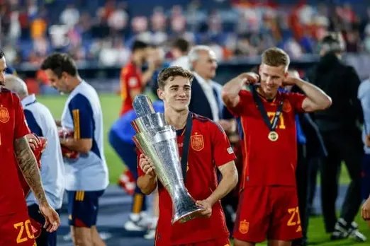 A teenager has become the youngest player to lift a title for Spain.