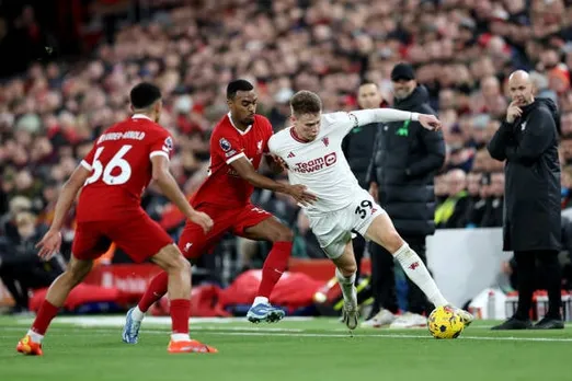 Liverpool vs Manchester United: Arsenal goes top of the points table after Manchester United restricted Liverpool from scoring at Anfield