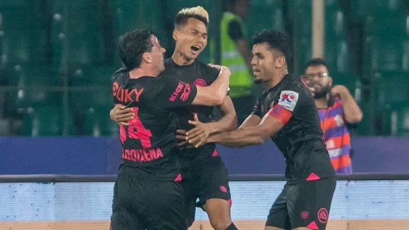 Chennaiyin FC vs Mumbai City FC ISL 2023-24 Highlights | Bipin Singh's second-half brace helps the Islanders claim three important points against the Marina Machans 