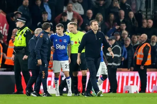 EPL news: Frank Lampard pulls Everton players away from furious fans as police intervene