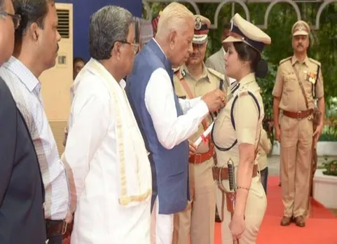 சசிகலாவுக்கு எதிராக புகார் கொடுத்த  டிஜஜி ரூபாவுக்கு குடியரசுத் தலைவர் பதக்கம்!