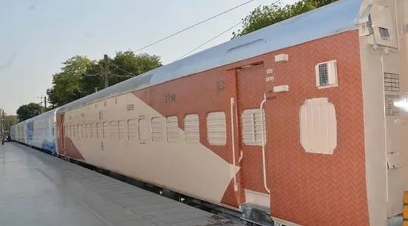 Indian Railways: இந்திய ரயில்களில் புதிய மாற்றம்...நீல நிறம் மாற்றம்!