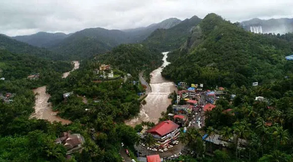 கேரளாவை மீண்டும் தாக்கும் மழை : 3 மாவட்டங்களில் வெள்ள அபாய எச்சரிக்கை